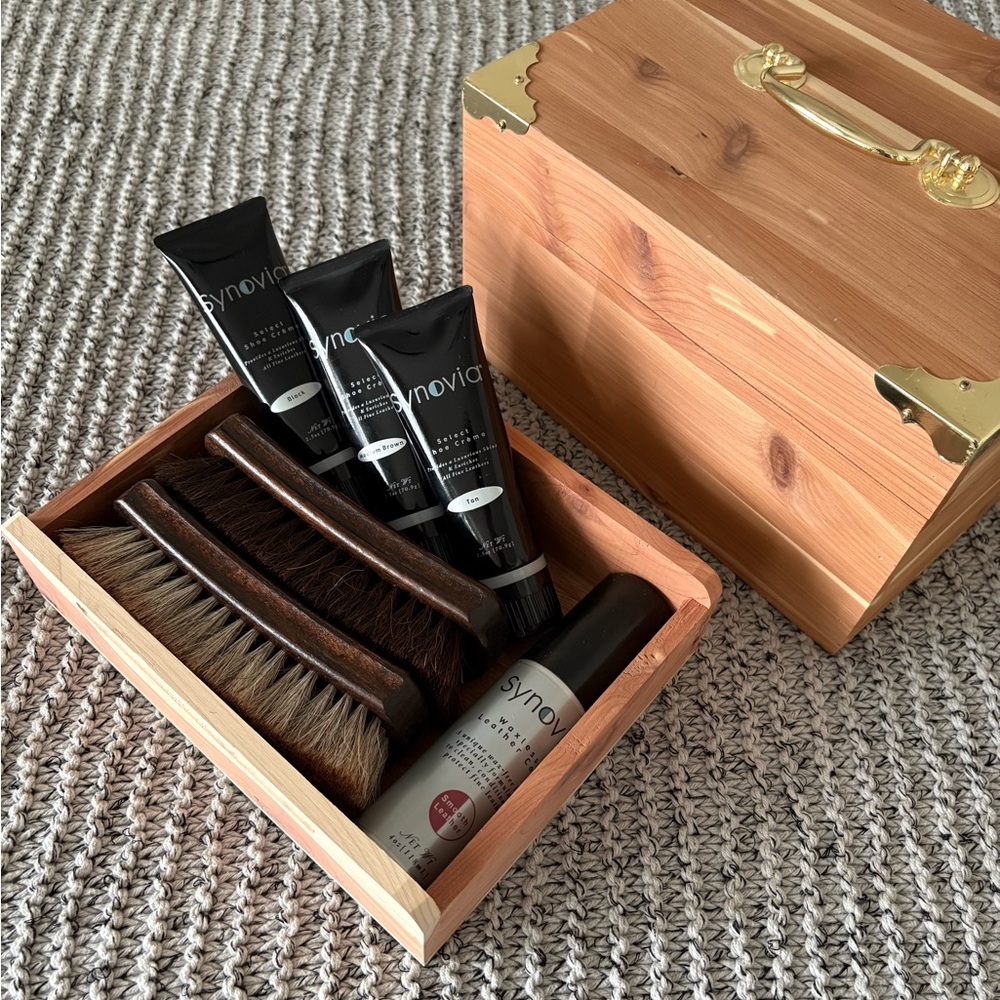 Shoe Shine kit from Nordstrom - 3 polishes, 2 Brushes, 1 Suede protector - Mint